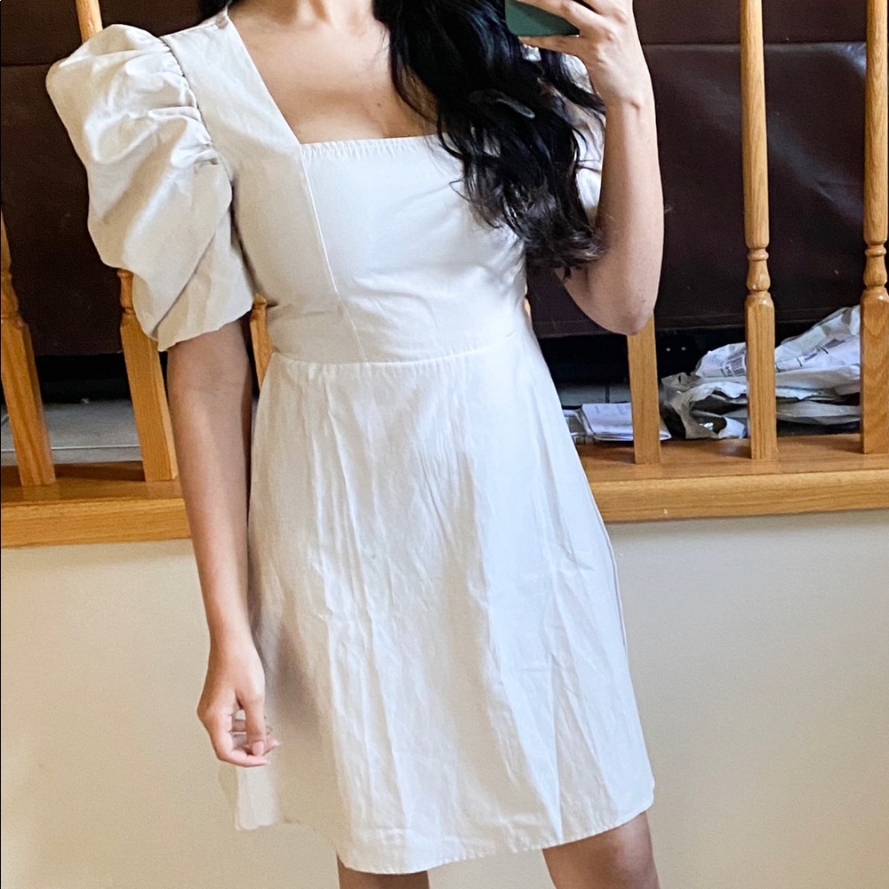 Puff sleeve dress